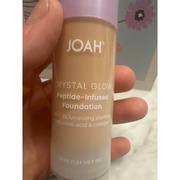 JOAH Crystal Glow Peptide-Infused Foundation - Picture 2 of 6